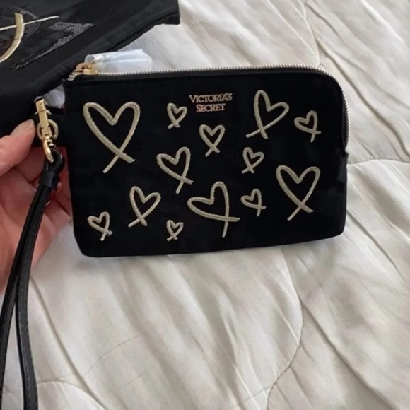 Victoria's Secret LOVE Wristlets Set of 2 NWT - Picture 7 of 9